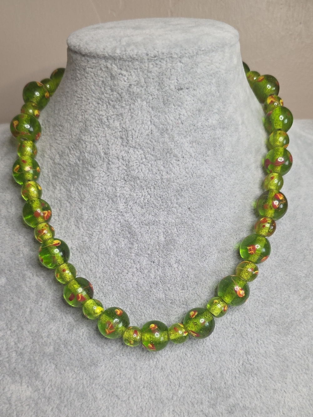 Vintage Artisan Painted Art Glass Necklace Lime Green/Peridot Color Toggle Clasp